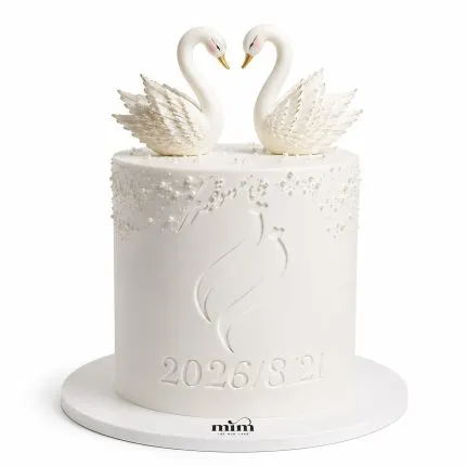 Swan Elegance Cake